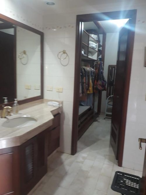 Apartamento de 4 alcobas en venta en Normandia, Cali, 290 m² · foto 23 de 24