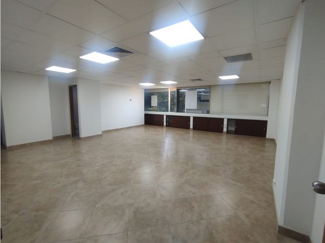 Oficina en arriendo en Manila, Medellín, 58 m² · foto 3 de 11