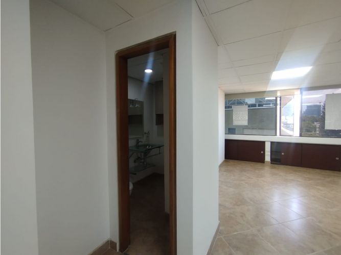 Oficina en arriendo en Manila, Medellín, 58 m² · foto 4 de 11