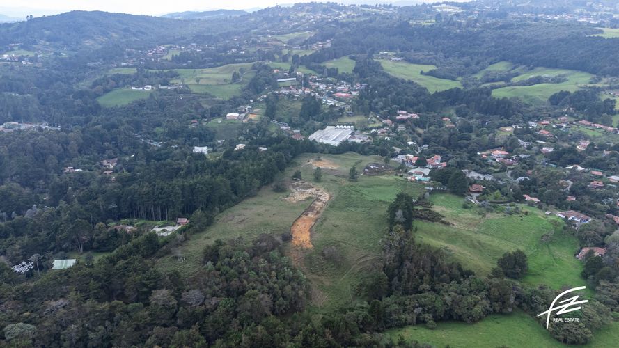 Lote en venta en Santa Elena, Medellín, 52 m² · foto 2 de 4