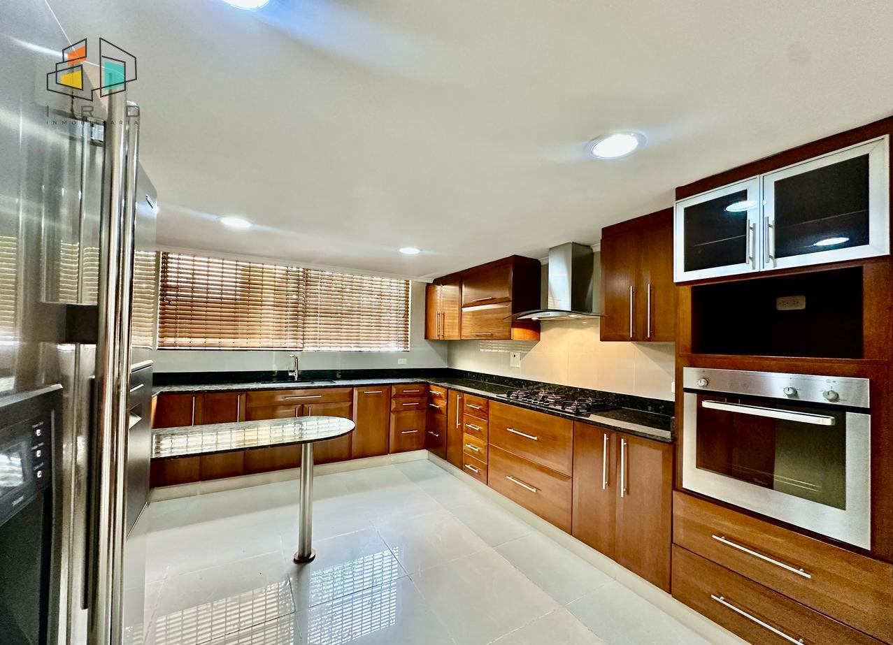 Apartamento en venta en El Poblado, Medellín 5