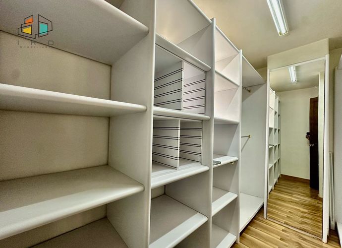 Apartamento de 4 alcobas en venta en El Poblado, Medellín, 450 m² · foto 17 de 24