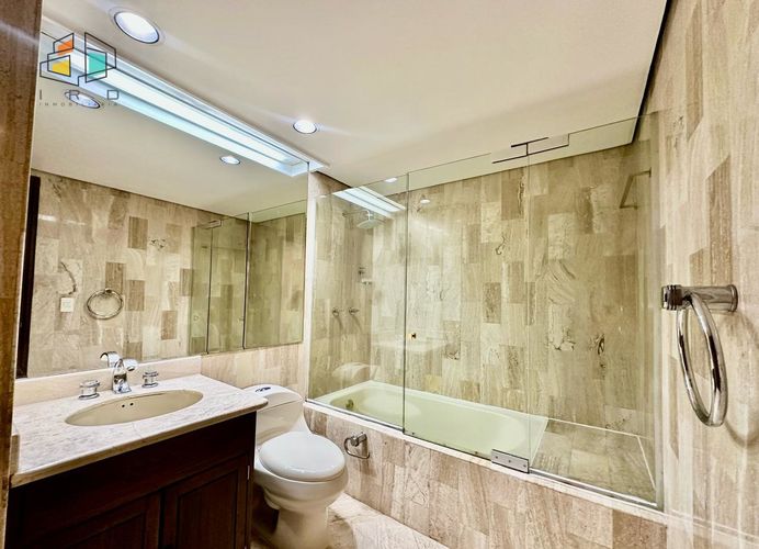 Apartamento de 4 alcobas en venta en El Poblado, Medellín, 450 m² · foto 23 de 24