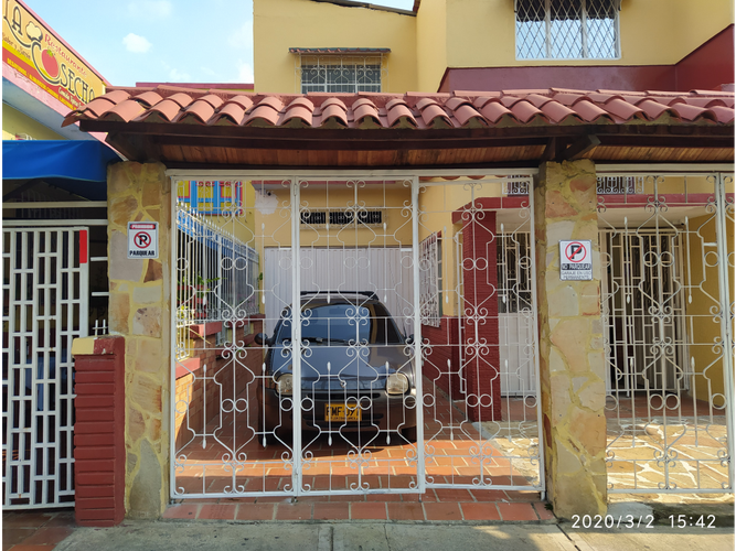 Casa de 3 alcobas en venta en Alarcon, Bucaramanga, 80 m² · foto 2 de 3