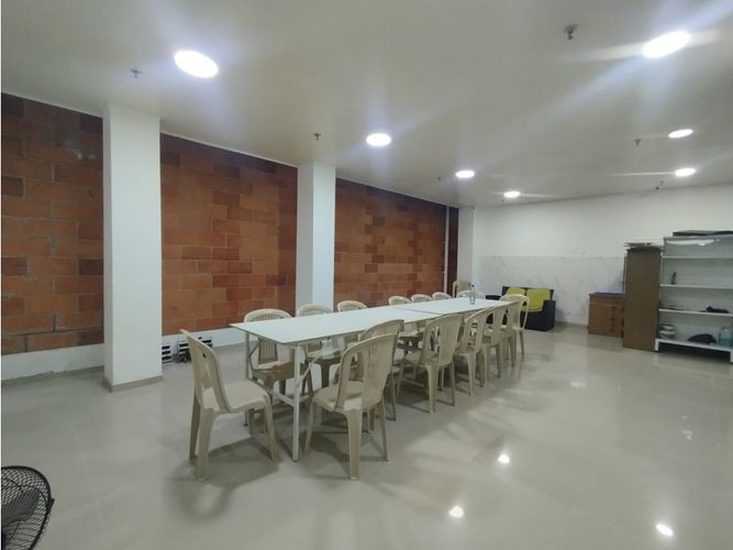 Local en arriendo en La Milagrosa, Medellín, 150 m² · foto 2 de 8