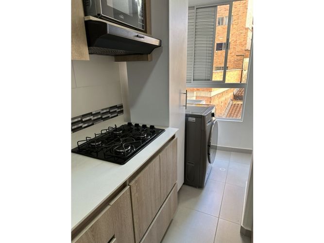 Apartamento de 2 alcobas en venta en La Milagrosa, Medellín, 74 m² · foto 7 de 24