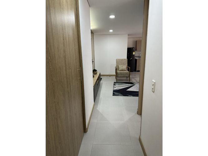 Apartamento de 2 alcobas en venta en La Milagrosa, Medellín, 74 m² · foto 12 de 24