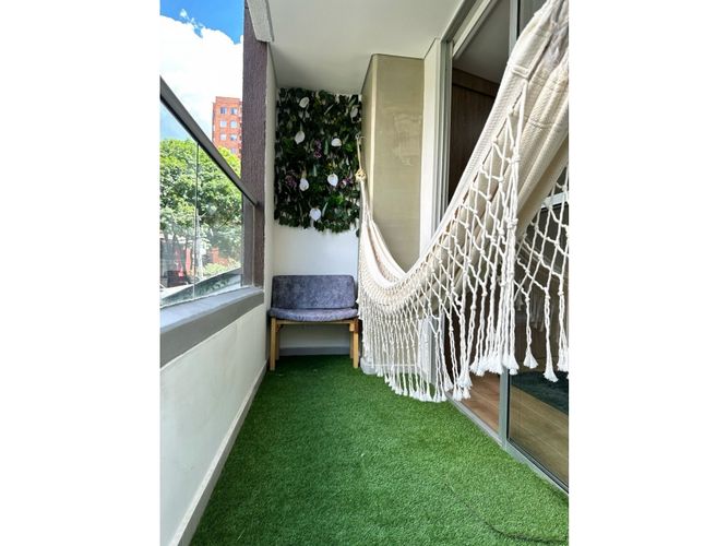Apartamento de 2 alcobas en venta en La Milagrosa, Medellín, 74 m² · foto 23 de 24