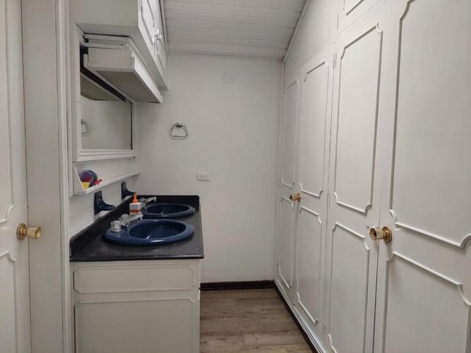 Casa en venta en Santa Barbara Central, Bogotá · foto 15 de 24