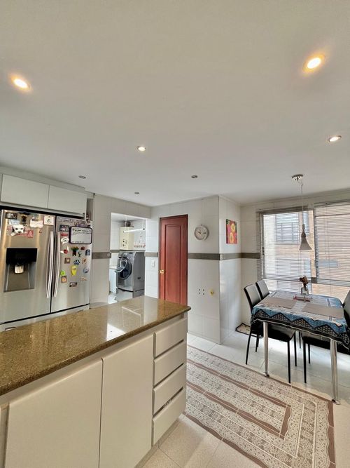 Apartamento en venta en Santa Barbara, Bogotá · foto 8 de 24