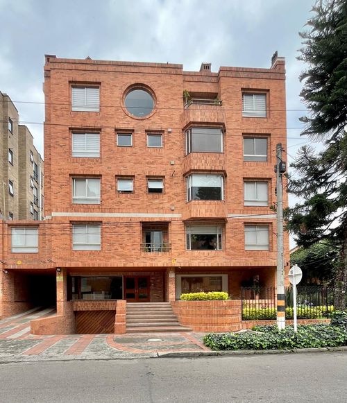 Apartamento en venta en Santa Barbara, Bogotá · foto 2 de 24