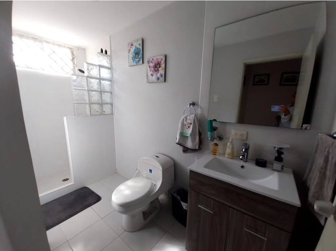 Apartamento de 3 alcobas en venta en Altos De Riomar, Barranquilla, 213 m² · foto 7 de 10
