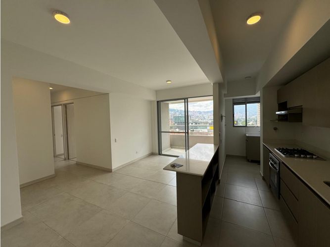 Apartamento de 3 alcobas en venta en Las Vegas, Envigado, 77 m² · foto 4 de 18