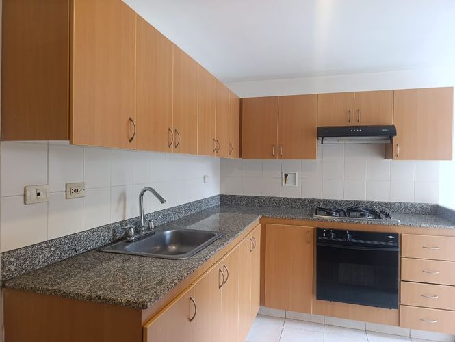 Apartamento de 3 alcobas en arriendo en El Poblado, Medellín, 135 m² · foto 4 de 18