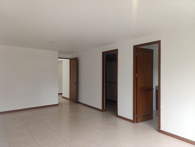 Apartamento de 3 alcobas en arriendo en El Poblado, Medellín, 135 m² · foto 6 de 18