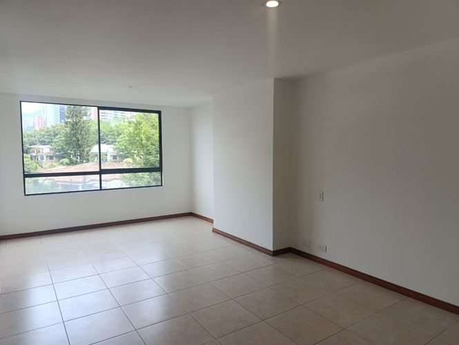 Apartamento de 3 alcobas en arriendo en El Poblado, Medellín, 135 m² · foto 9 de 18