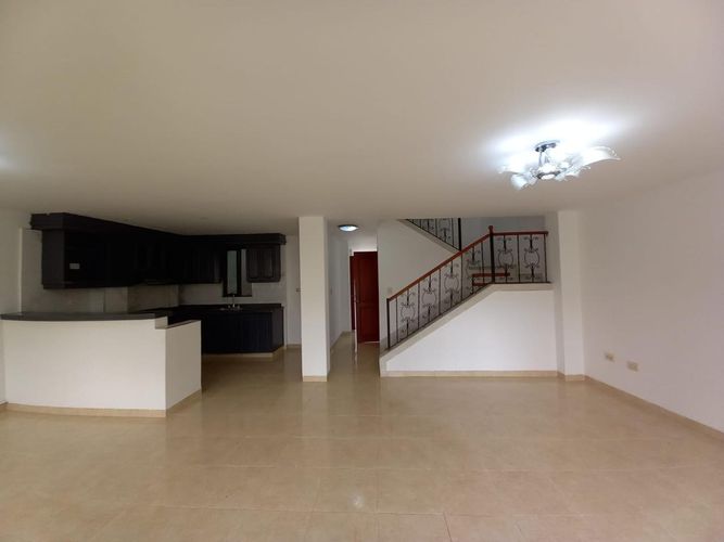 Casa en venta en Alamos, Pereira · foto 2 de 21