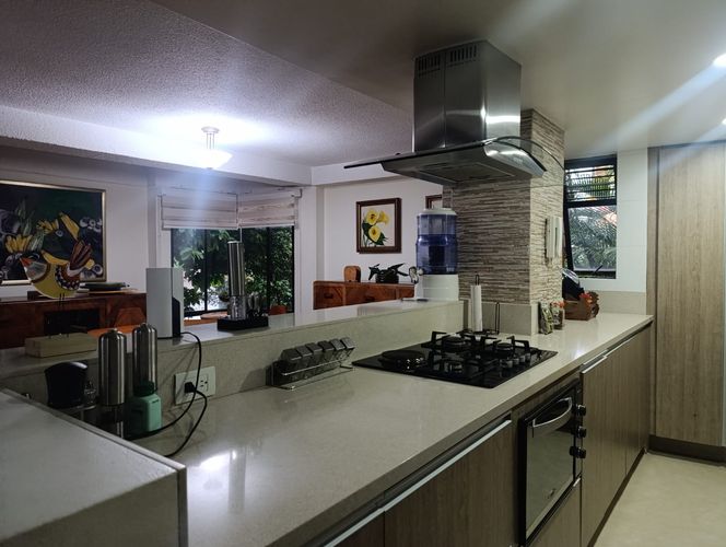 Apartamento de 3 alcobas en arriendo en El Poblado, Medellín, 143 m² · foto 5 de 18