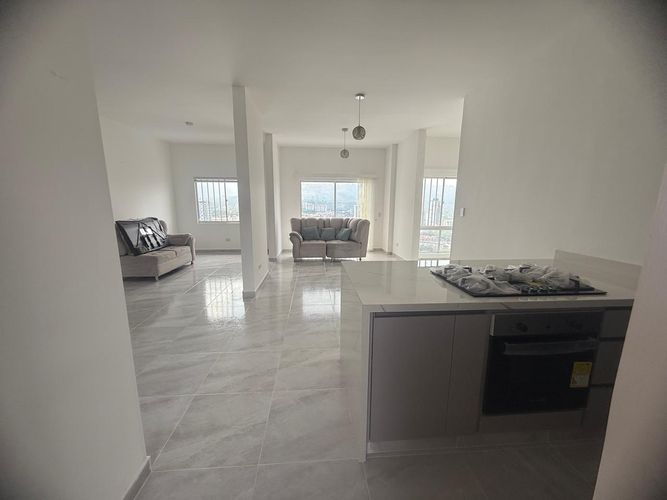 Apartamento de 3 alcobas en venta en El Bosque, Floridablanca, 194 m² · foto 4 de 18