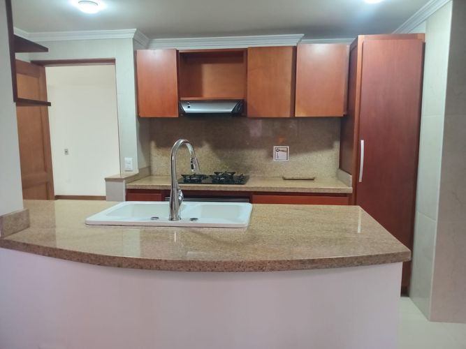 Apartamento de 3 alcobas en arriendo en El Poblado, Medellín, 122 m² · foto 6 de 18