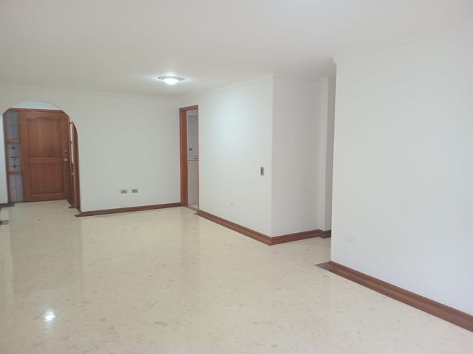 Apartamento de 3 alcobas en arriendo en El Poblado, Medellín, 122 m² · foto 7 de 18