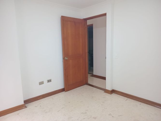 Apartamento de 3 alcobas en arriendo en El Poblado, Medellín, 122 m² · foto 8 de 18