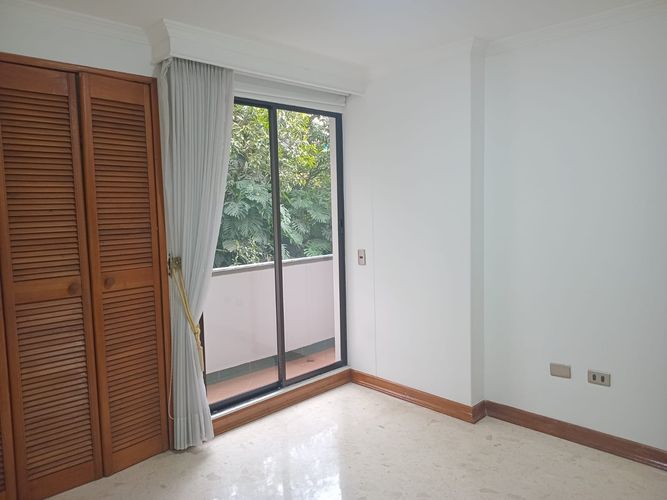 Apartamento de 3 alcobas en arriendo en El Poblado, Medellín, 122 m² · foto 10 de 18