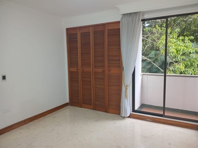 Apartamento de 3 alcobas en arriendo en El Poblado, Medellín, 122 m² · foto 11 de 18