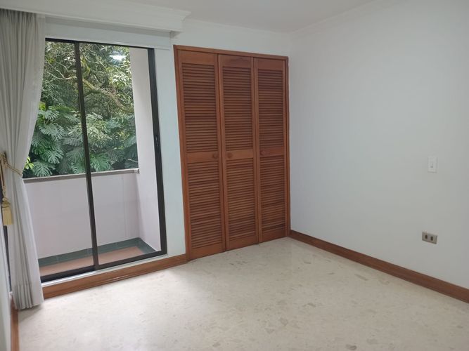 Apartamento de 3 alcobas en arriendo en El Poblado, Medellín, 122 m² · foto 12 de 18
