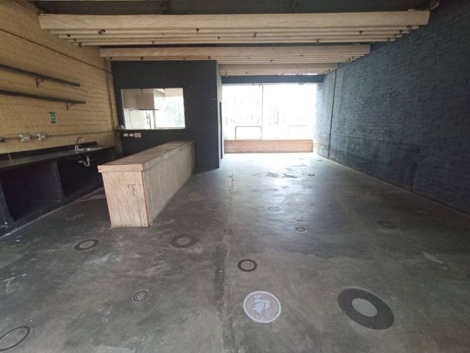 Local en arriendo en El Poblado, Medellín, 73 m² · foto 2 de 2
