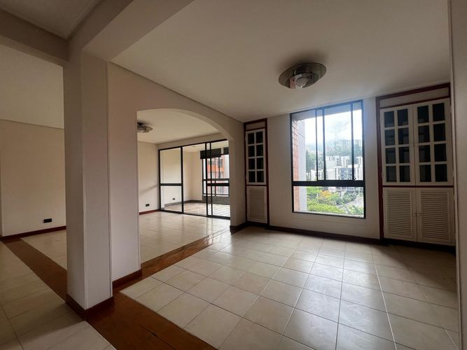 Apartamento de 3 alcobas en arriendo en El Diamante No. 2, Medellín, 128 m² · foto 3 de 20