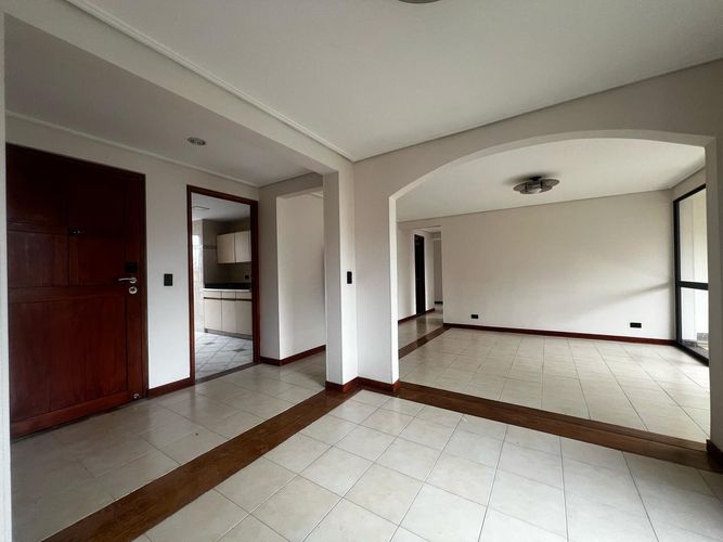 Apartamento de 3 alcobas en arriendo en El Diamante No. 2, Medellín, 128 m² · foto 4 de 20