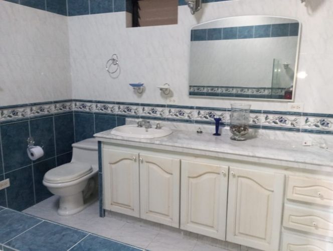 Apartamento de 3 alcobas en venta en Rionegro, 180 m² · foto 4 de 13