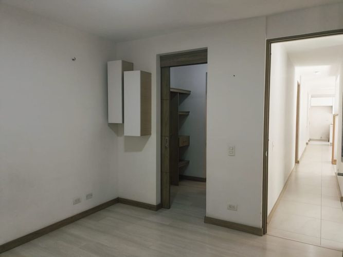 Apartamento de 2 alcobas en arriendo en Belén, Medellín, 98 m² · foto 9 de 16