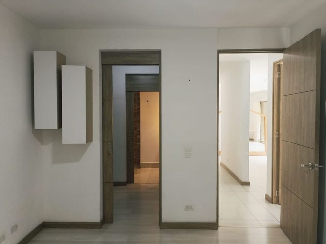 Apartamento de 2 alcobas en arriendo en Belén, Medellín, 98 m² · foto 10 de 16