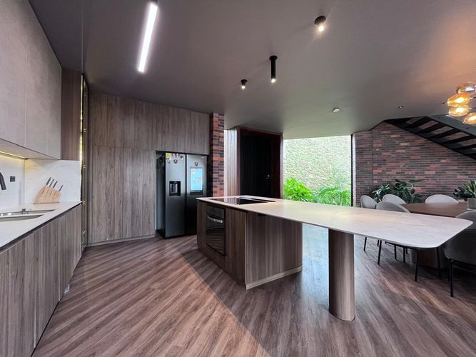 Casa de 6 alcobas en venta en Escobero, Envigado, 1113 m² · foto 8 de 20