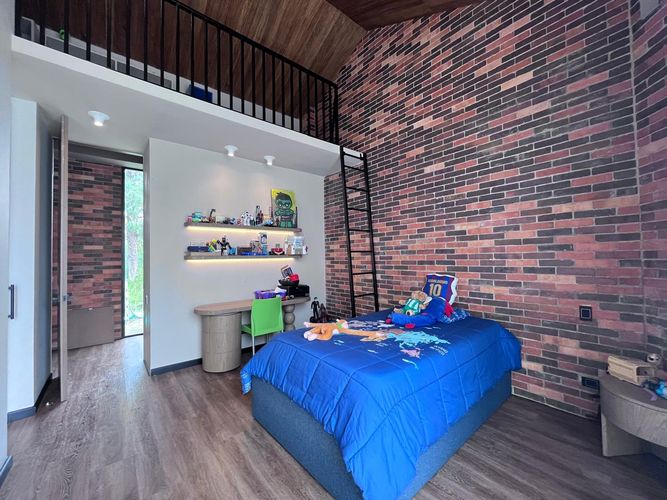 Casa de 6 alcobas en venta en Escobero, Envigado, 1113 m² · foto 13 de 20