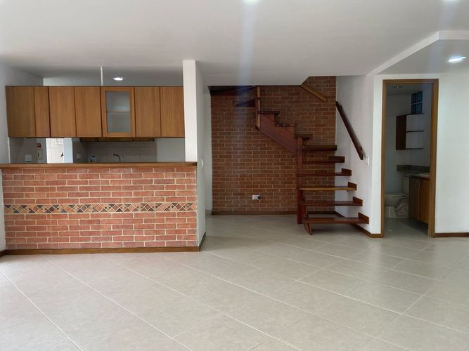 Apartamento de 3 alcobas en venta en Vegas De La Doctora, Sabaneta, 90 m² · foto 2 de 19