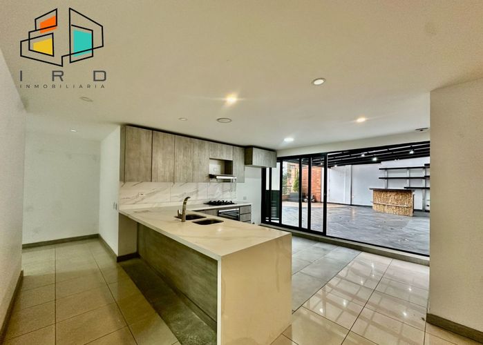 Apartamento de 3 alcobas en arriendo en El Diamante 2, Medellín, 250 m² · foto 3 de 24