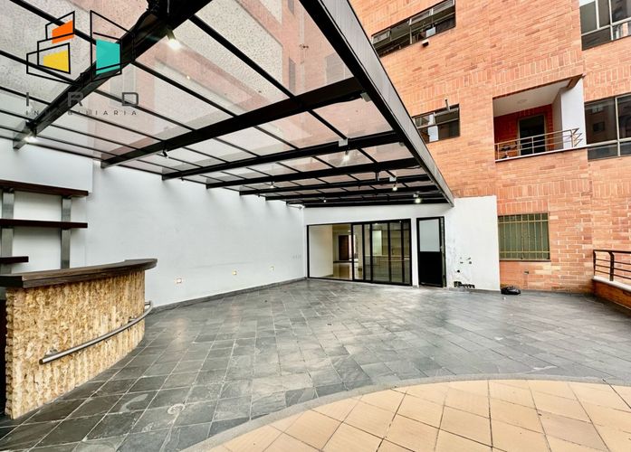 Apartamento de 3 alcobas en arriendo en El Diamante 2, Medellín, 250 m² · foto 5 de 24