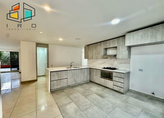 Apartamento de 3 alcobas en arriendo en El Diamante 2, Medellín, 250 m² · foto 8 de 24