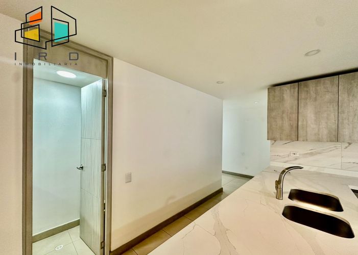 Apartamento de 3 alcobas en arriendo en El Diamante 2, Medellín, 250 m² · foto 9 de 24