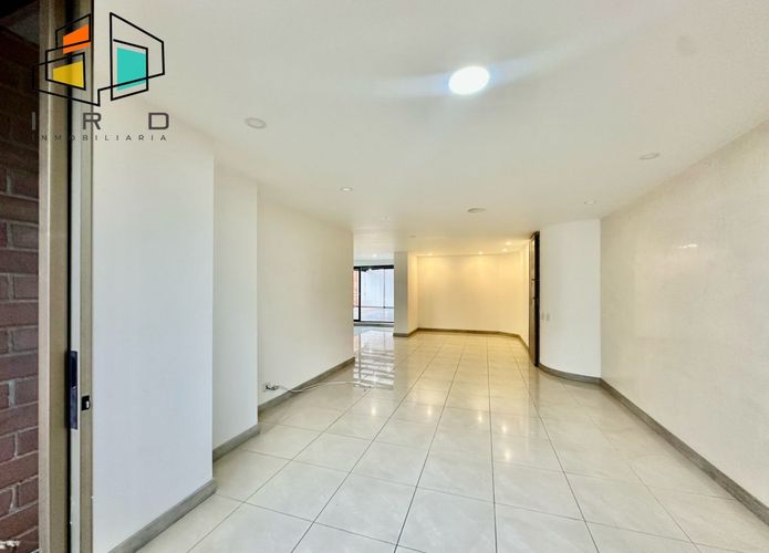Apartamento de 3 alcobas en arriendo en El Diamante 2, Medellín, 250 m² · foto 11 de 24