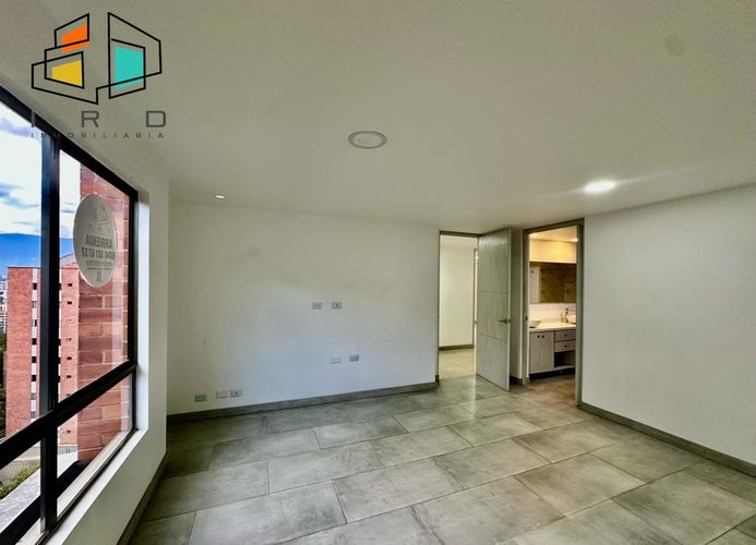 Apartamento de 3 alcobas en arriendo en El Diamante 2, Medellín, 250 m² · foto 14 de 24