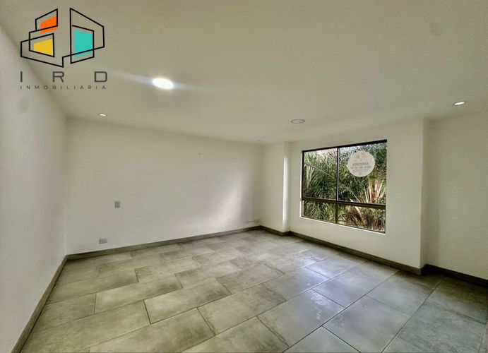 Apartamento de 3 alcobas en arriendo en El Diamante 2, Medellín, 250 m² · foto 15 de 24