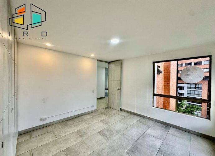 Apartamento de 3 alcobas en arriendo en El Diamante 2, Medellín, 250 m² · foto 21 de 24