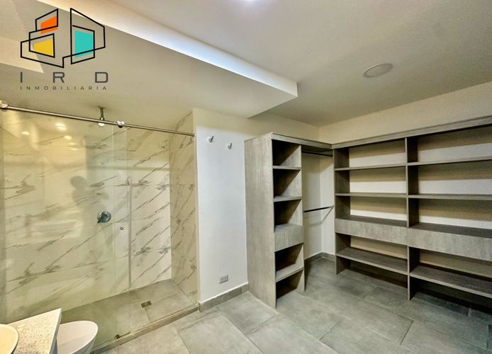 Apartamento de 3 alcobas en arriendo en El Diamante 2, Medellín, 250 m² · foto 23 de 24
