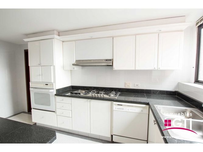 Apartamento de 3 alcobas en venta en Chapinero, Bogotá, 285 m² · foto 13 de 24