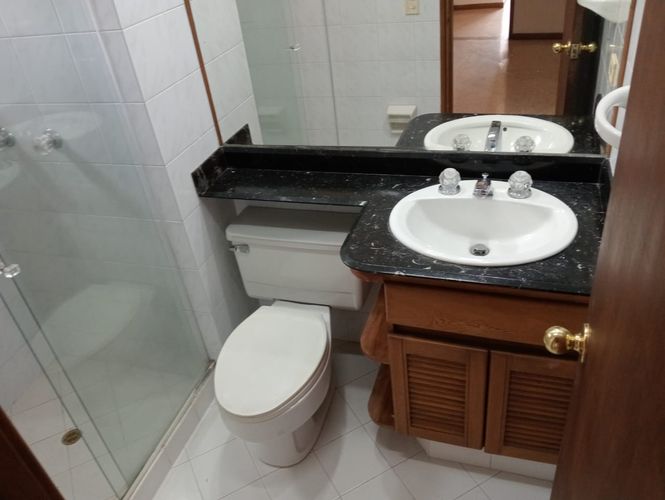 Apartamento de 3 alcobas en venta en Laureles, Medellín, 141 m² · foto 15 de 18