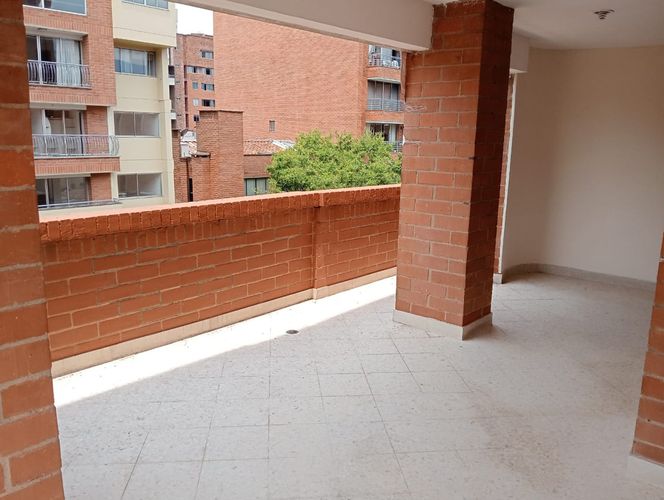 Apartamento de 3 alcobas en venta en Laureles, Medellín, 141 m² · foto 18 de 18